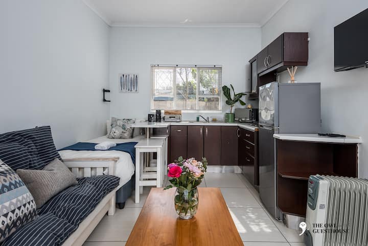 V tomto priestore je dvojitý gauč a jednolôžko pre 3 osoby.