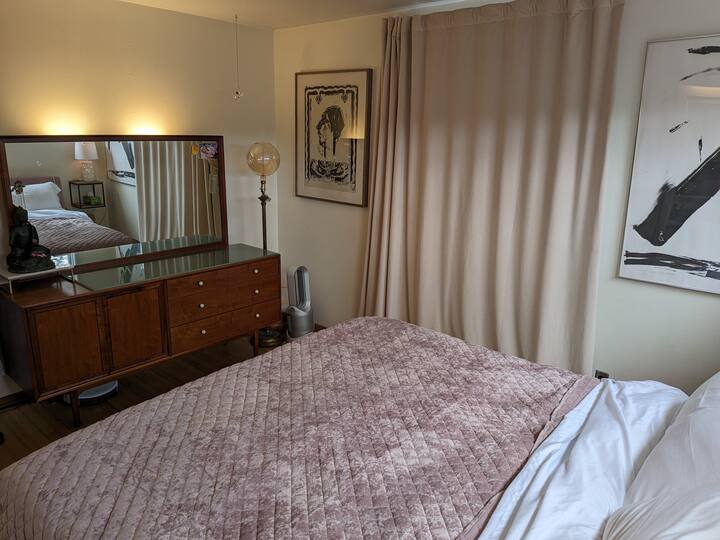 מזרן King Tuft & Needle Mint (2022), שמיכת פוך Casaluna ו -2 כריות קספר קינג סייז