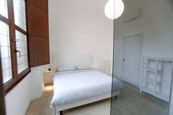 4 Bedrooms +4 Bathrooms+ LIFT | Novella Boutique gallery image 4