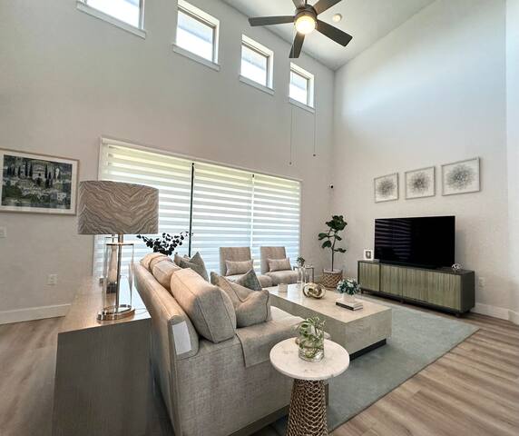 Serene retreat-minutes from COTA,airport, downtown gallery image 2