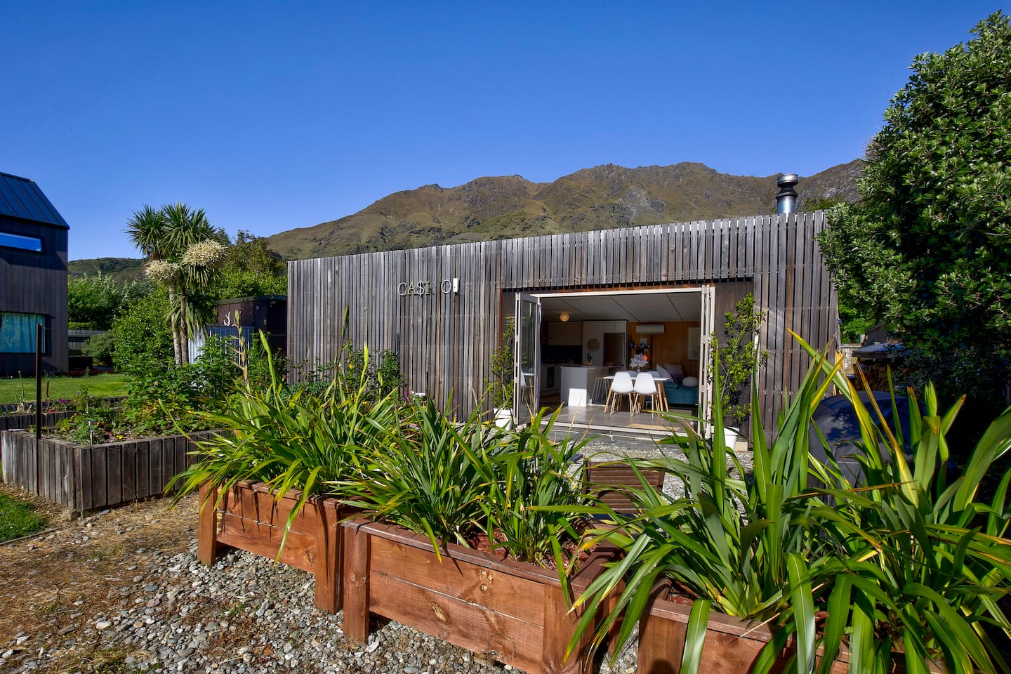 Close To Coronet Peak, Jet-boats & Bike Trails! 2