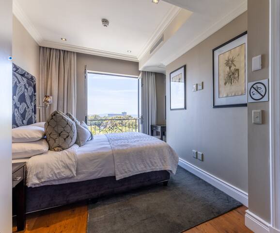 Luxurious Double Story Apartment – CR705 gallery image 5