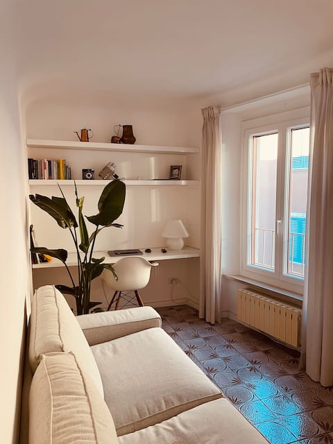 Oliva Apartment / Historic Center