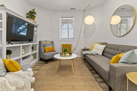 Top performing Airbnb: The Sunset Suite • Peaceful 2BR Cambridge in Ontario