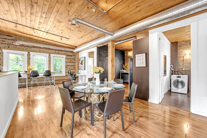 *RARE LOFT* Huge Artistic Gem in Heart of Downtown gallery image 5