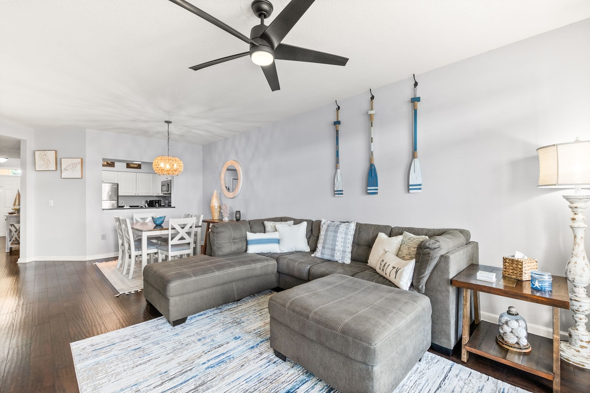 Top Airbnb: *3/2 Island Breeze Condo Steps to Beach/Pier/Food* in St. Augustine Beach