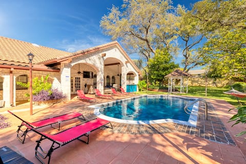 Spanish Hacienda Retreat Heated Pool-Games-Slps 18