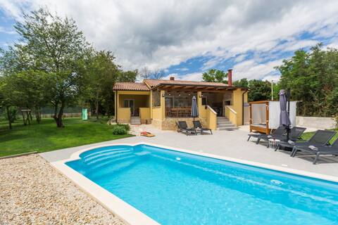 Villa Savey (heated pool)