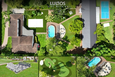 Two homes/13BR/Heated Pool, Golf & pickleball/