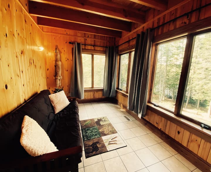 LAKE LUXE! PoolTable-Wifi-Jacuzzi-Ping Pong-Views! - Cabins for Rent in ...