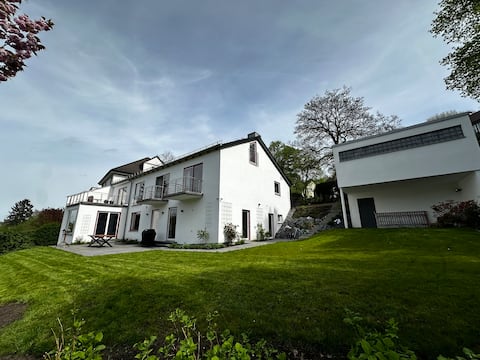 Luxury villa - near Messe Düsseldorf, Cologne, Essen