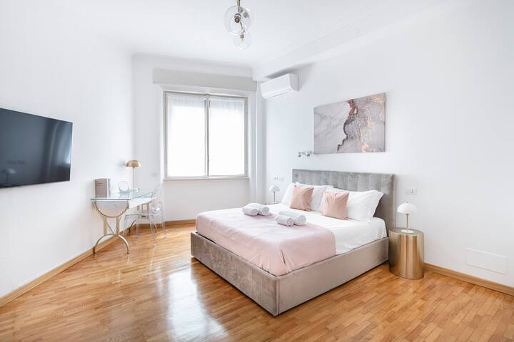 Easylife – Luxury penthouse a few steps from Duomo gallery image 5