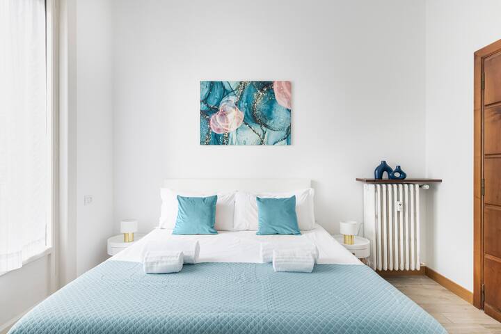 Easylife – Luxury penthouse a few steps from Duomo gallery image 4