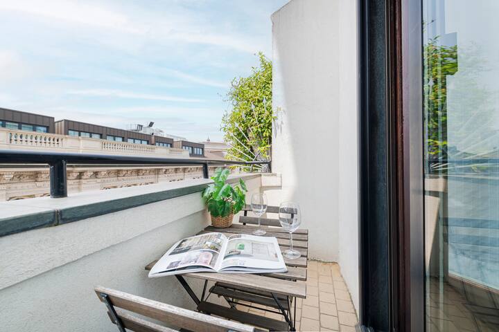 Easylife – Luxury penthouse a few steps from Duomo gallery image 2