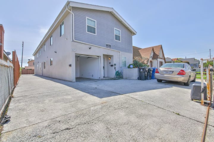 Centrally Located Bedroom In La - Gardena, CA