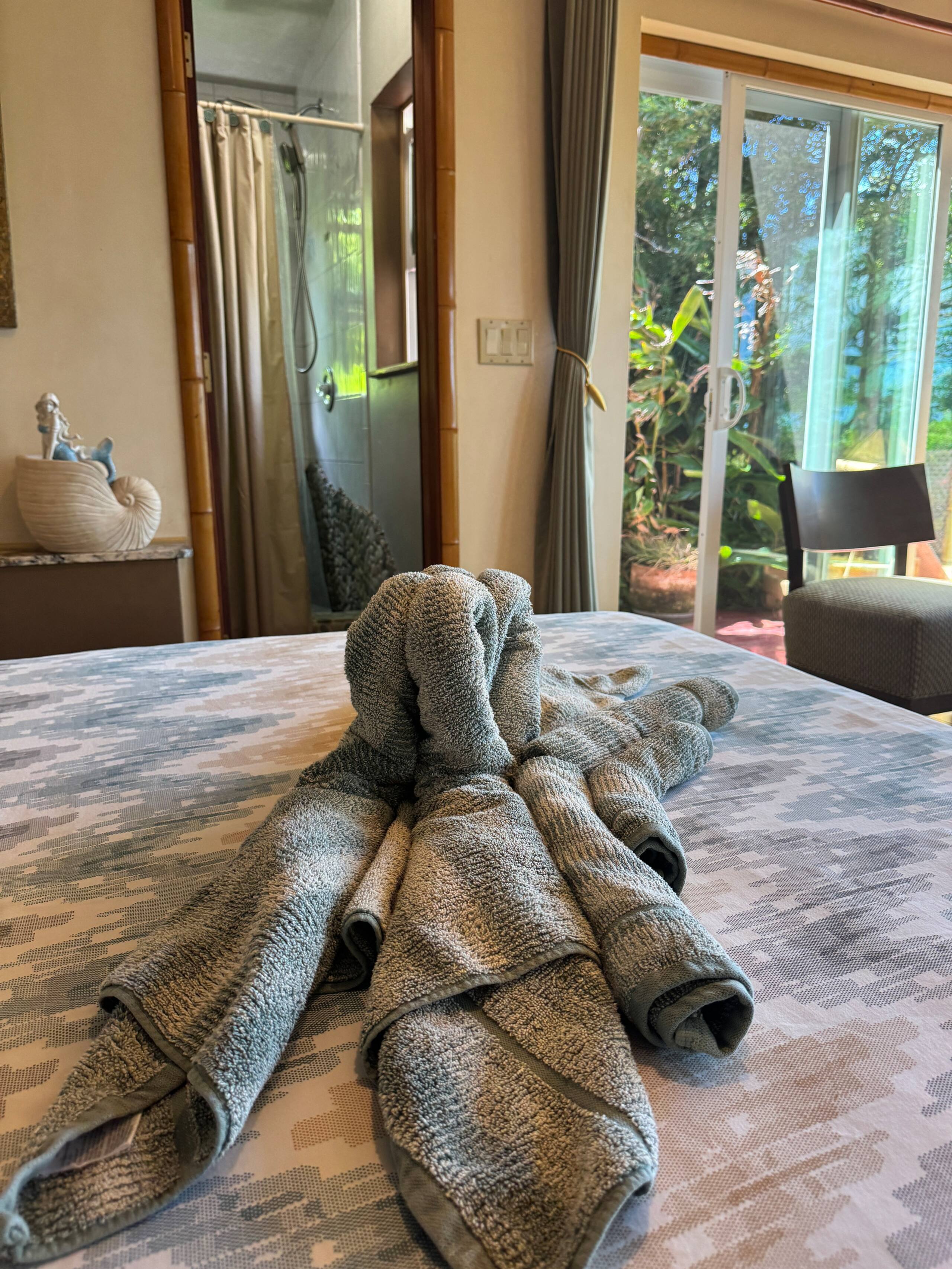 Oceanfront EcoRetreat: Waterfall, Trails, Serenity - Photo 29