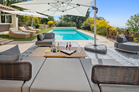 Villa Les Valérianes: Pool, Jacuzzi, Panoramic View