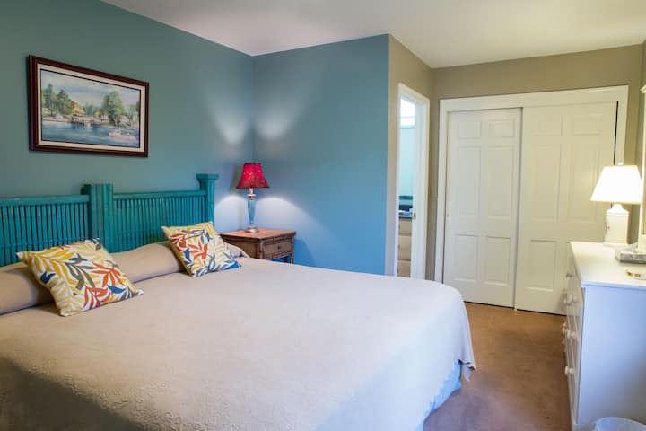 Sandaway Suites & Beach | Town View Special Oxford - Easton, MD