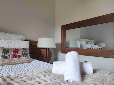 Mont d'Or, luxury apartment with spa and sauna