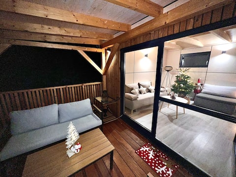 House with private Jacuzzi; near Skibus to Jasná