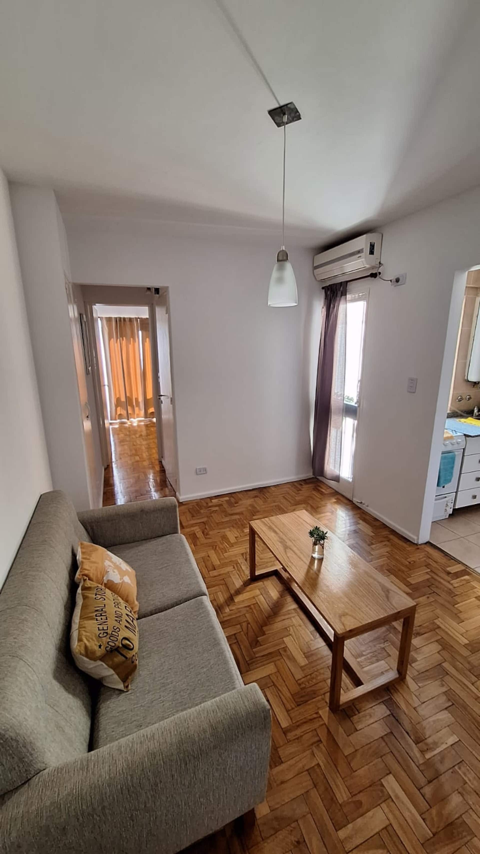 Apartamento reformado de 1 quarto em Almagro