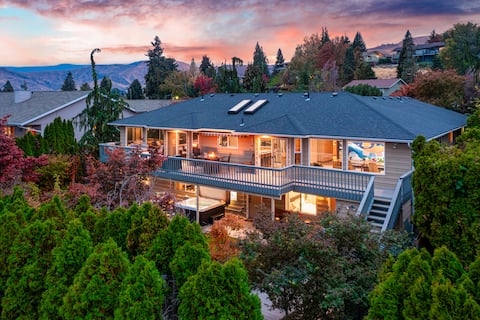 14-Person Adventure Oasis w/ Hotub