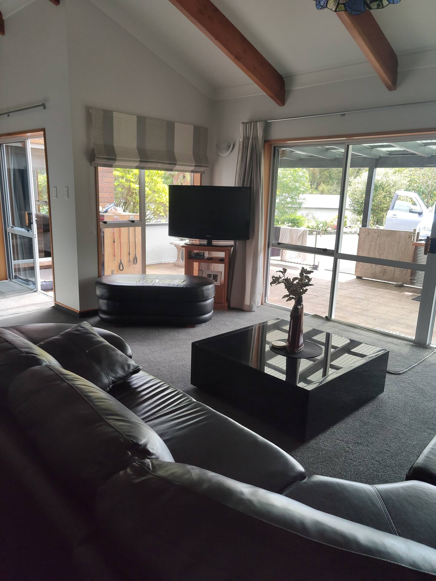 Modern & Cosy Home Overlooking Our Garden 3