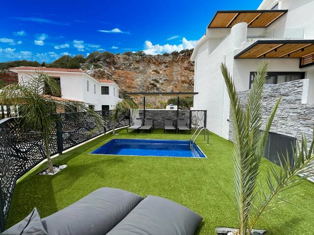 Istron Suite Private Pool