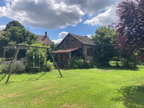 Renovated Bread Oven / Park & Large Parking / Discounts