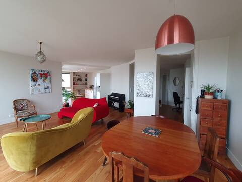 Large apartment 5 minutes from Paris