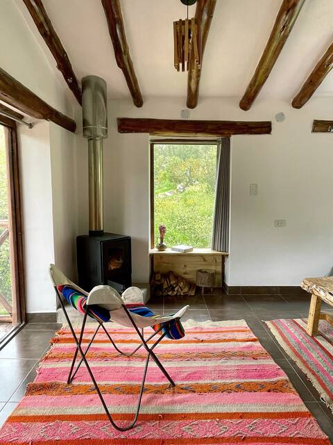 Successful Airbnb property: With heating and a balcony overlooking the mountains! in Pisac