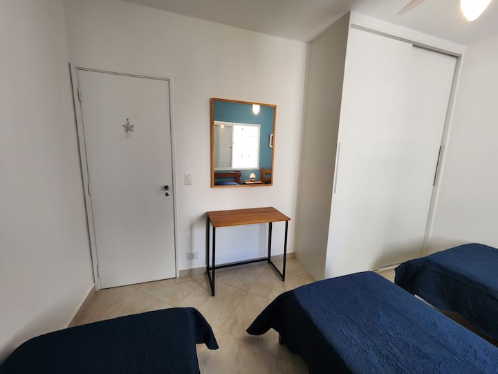 خزانة ملابس، طاولة مرآة 