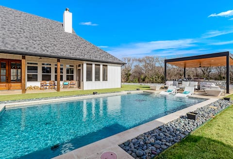 Country Estate: pool, outdoor kitchen, theater