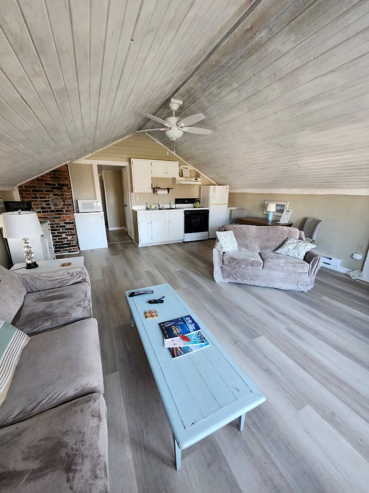 Cottage 15 With Spectacular Lake Erie View! - North East, PA