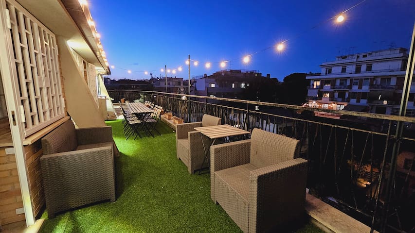 Penthouse Di Re -5 min. metro “Arco di Travertino” gallery image 5