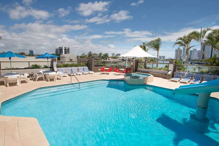 Tiki Hotel Surfers Paradise managed Airbnb listing 2