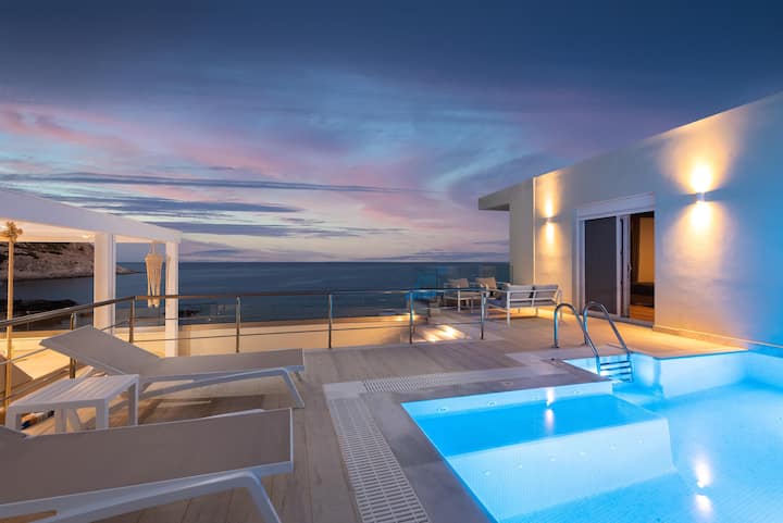 Hamilton Sea Front Villa