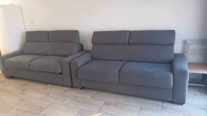 2 canapés convertibles 