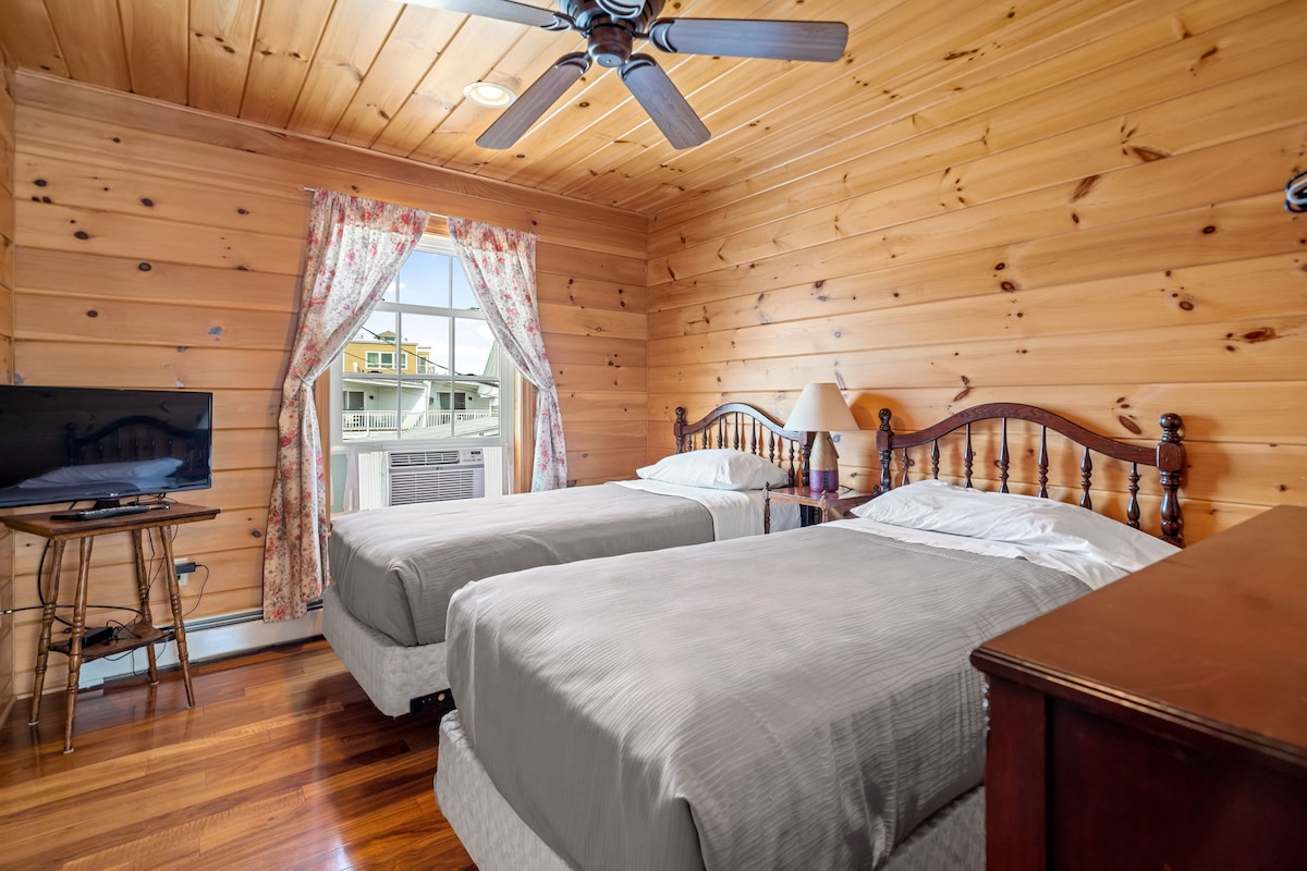 2 eenpersoonsbedden, tweede verdieping, middelste slaapkamer. 