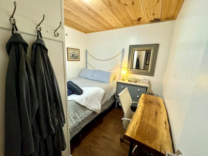 Spálňa č.3 s malou pracovnou stanicou!