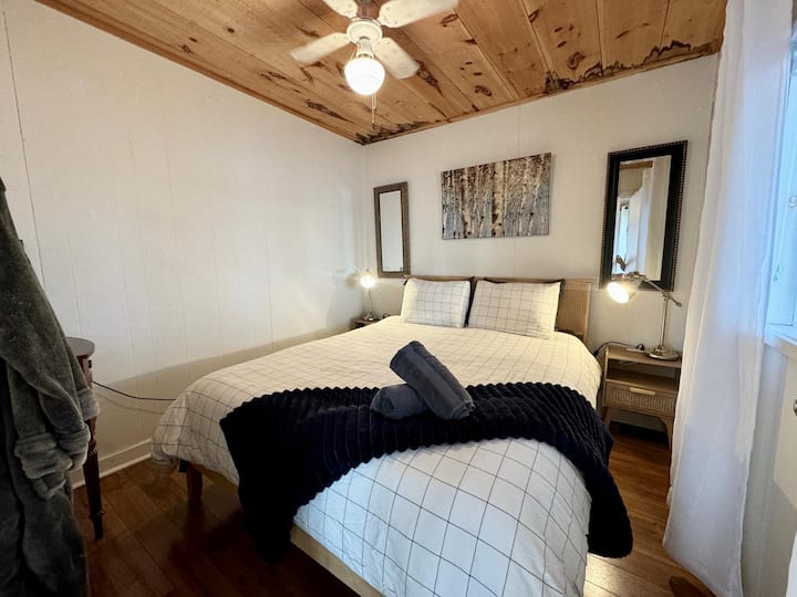 Spálňa č.1 s krásnym výhľadom na Bobovo jazero!