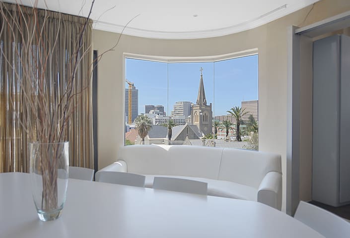 Spacious 3 bedroom city centre