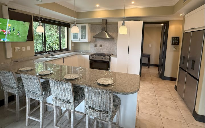 Sunrise Views Club Drive Zimbali - Dolphin Coast
