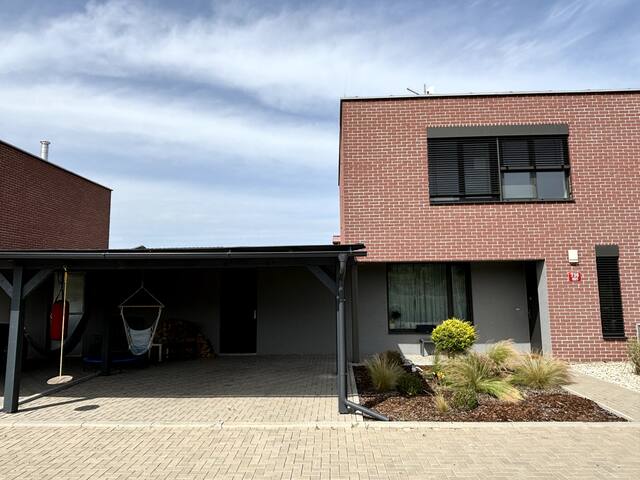 Celý dům, Praha, zahrada.