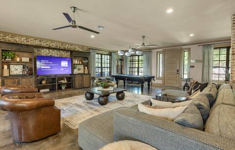 Aggieland Home