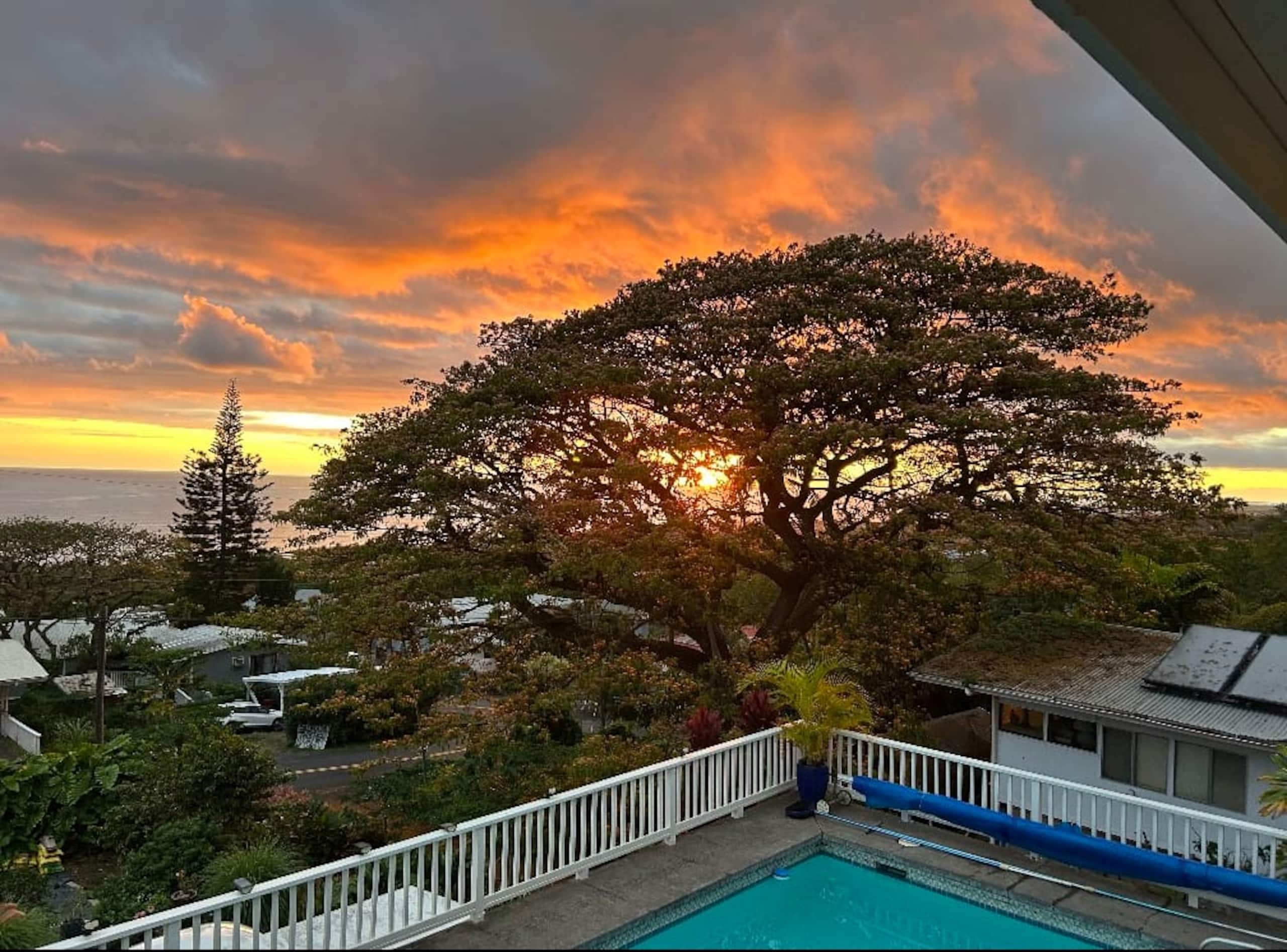 Home in Kailua-Kona · ★4.93 · 3 bedrooms · 7 beds · 3 private baths - Image 43