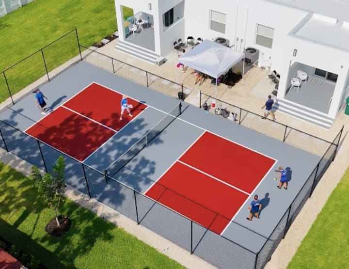 The Pickleball Haven of Naples - Scarlet Dream