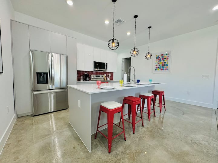 The Pickleball Haven of Naples - Scarlet Dream