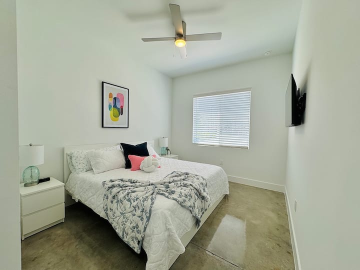 The Pickleball Haven of Naples - Scarlet Dream