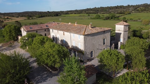 Beautiful old house with quiet swimming pool